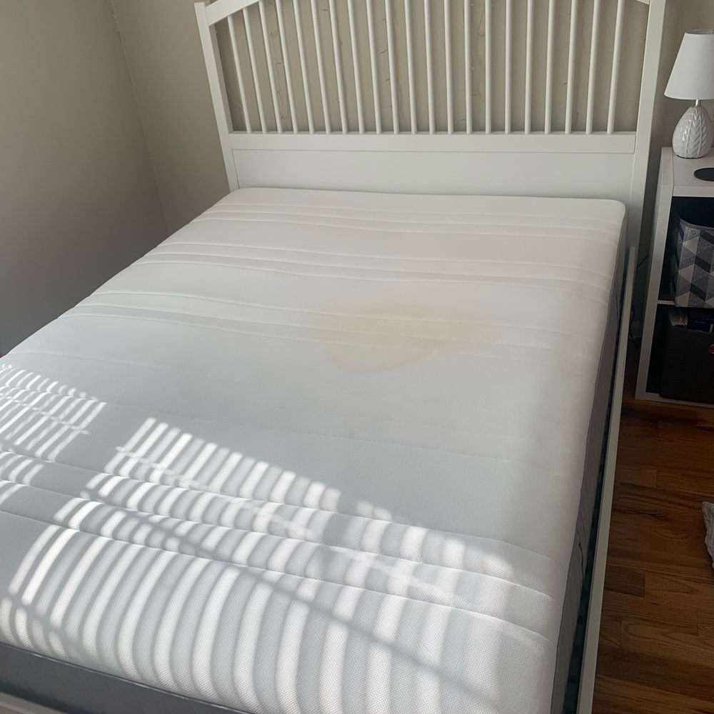 Queen bed set